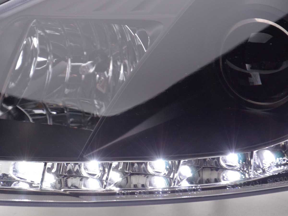 Scheinwerfer Set Daylight LED TFL-Optik Ford Focus 3/4/5-trg. 01-04 schwarz Scheinwerfer Set Daylight LED TFL-Optik Ford Focus 3/4/5-trg. 01-04 schwarz